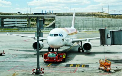 Der Wettbewerb zwischen den Flughäfen und die Innovationsfähigkeit des Luftverkehrssektors tragen weiterhin zum Wachstum des internationalen Tourismus bei